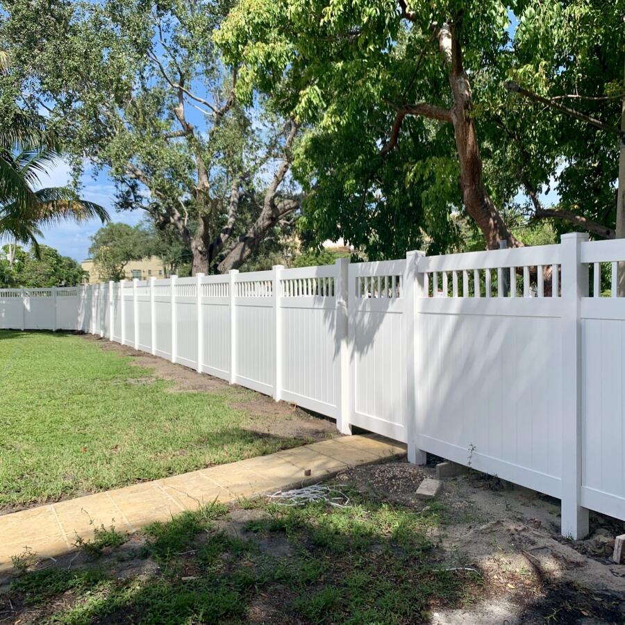 Hollywood Picket Top Vinyl Privacy Fence South Florida | PVC Fence ...